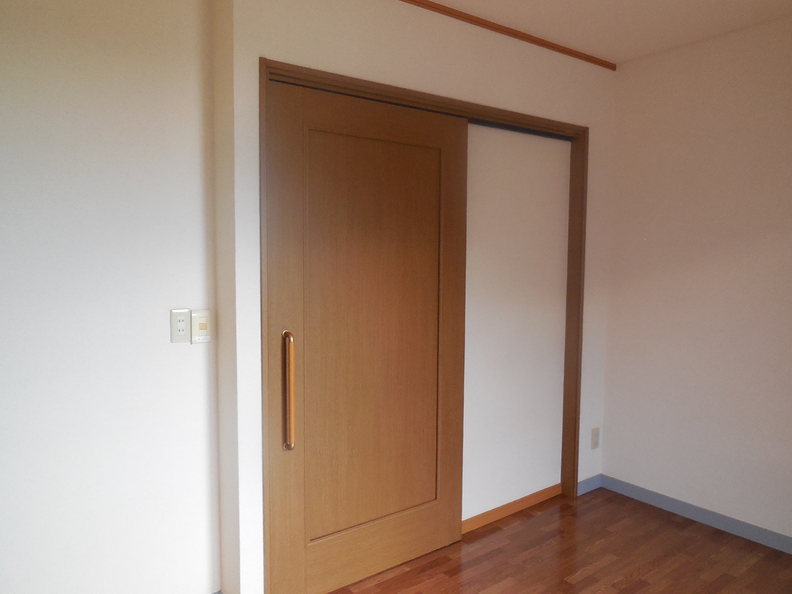 居室・リビング　203号室参照