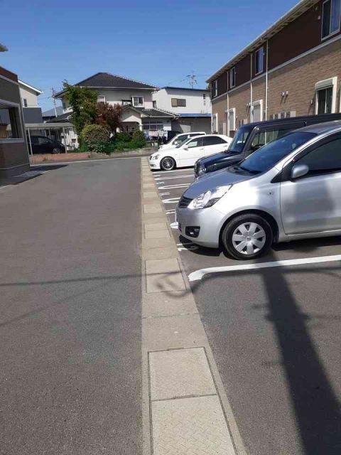 【八女郡広川町大字新代のアパートの駐車場】