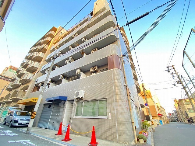 大阪市天王寺区上之宮町のマンションの建物外観