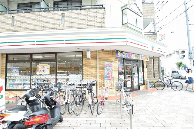 コンビニ　セブンイレブン 京都西賀茂店（コンビニ）まで555m