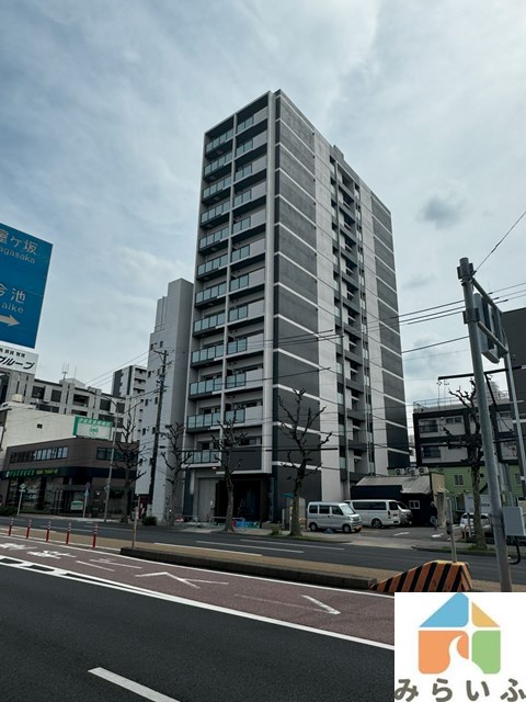 名古屋市東区古出来のマンションの建物外観