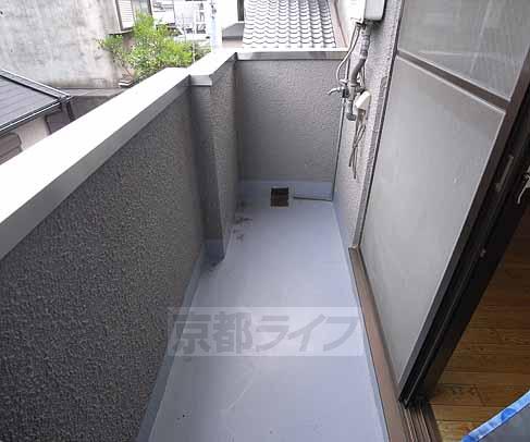 【京都市伏見区深草直違橋南１丁目のマンションのバルコニー】