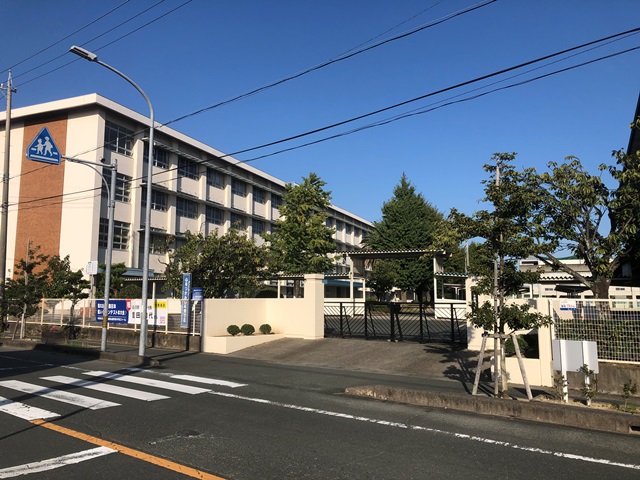 【フォレステージ豊川の中学校】