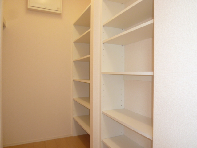 収納　ウォークインクローゼット
