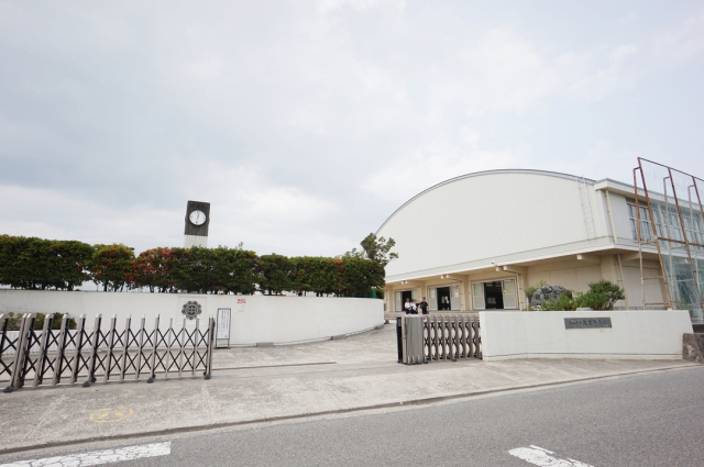 【松山市福音寺町のマンションの中学校】