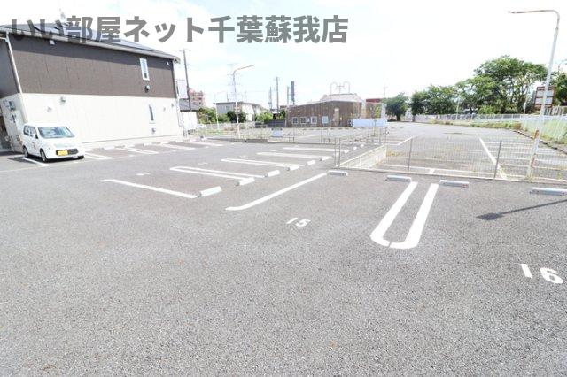 【セジュールホンダＢの駐車場】