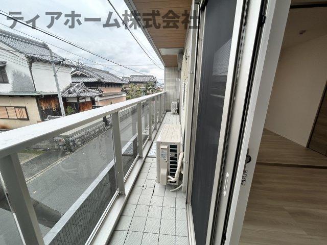 【葛城市北花内のマンションのバルコニー】