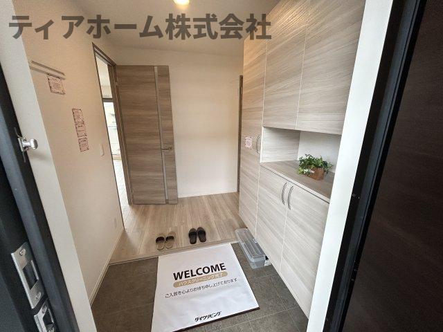 【葛城市北花内のマンションの玄関】