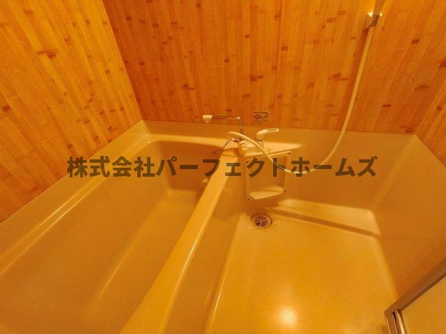 バス・シャワールーム　落ち着いた空間のお風呂です