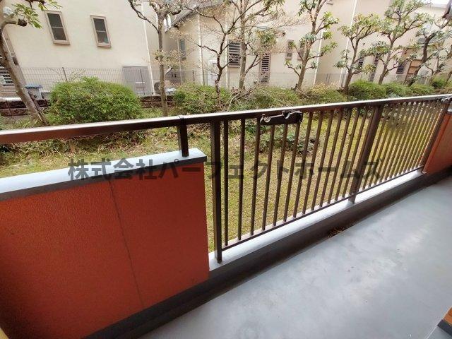 バルコニー　陽当たり良好なバルコニーです