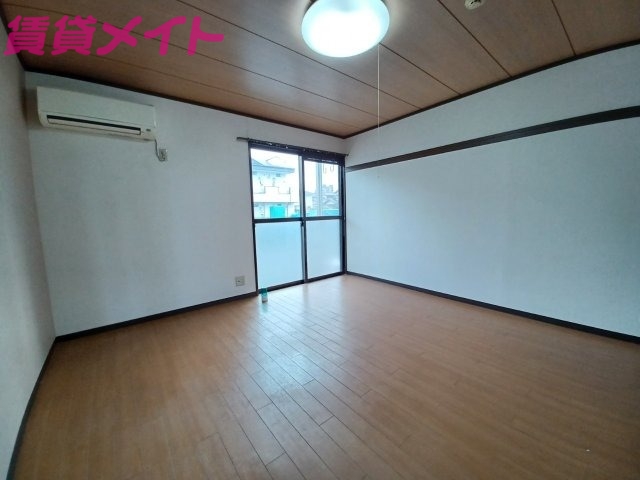 居室・リビング　同じ物件、別部屋の写真です