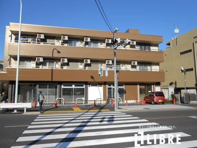 日野市百草のマンションの建物外観