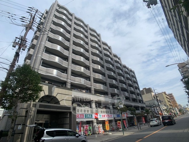 大阪市東淀川区豊新のマンションの建物外観