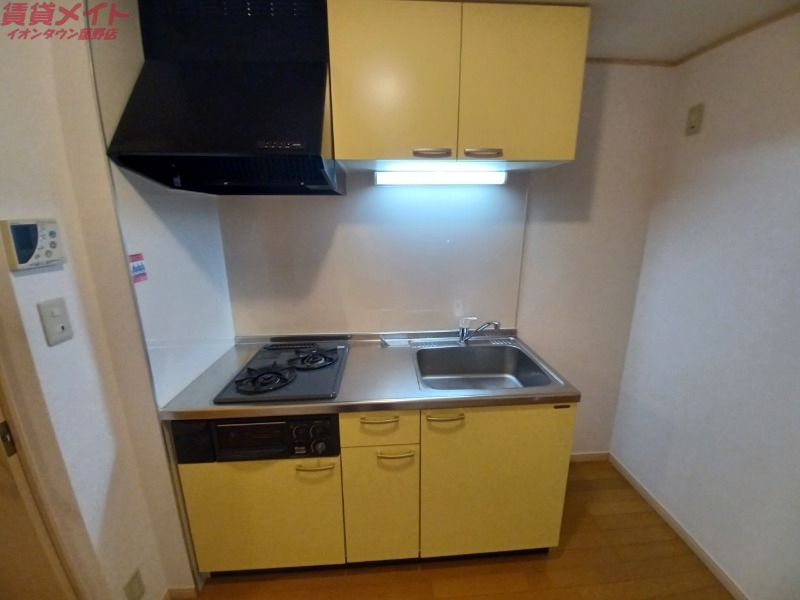 【三重郡菰野町大字竹成のマンションのキッチン】