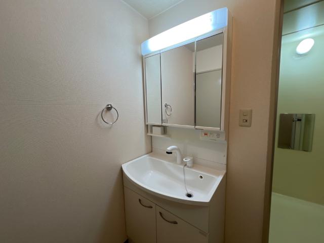 洗面設備　洗髪洗面化粧台