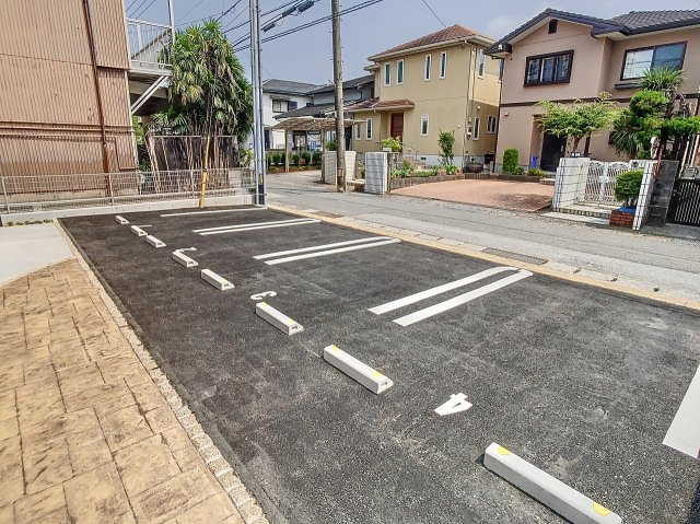 駐車場　2025年7月撮影