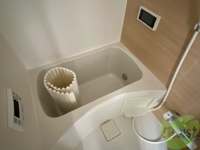 バス・シャワールーム　こちらはお風呂。一日の疲れをここで癒してください。