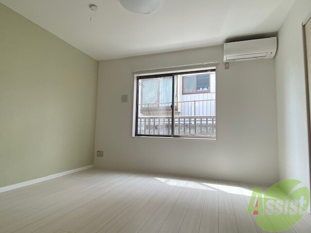 居室・リビング　こちらはリビングです。明るくていいですね。