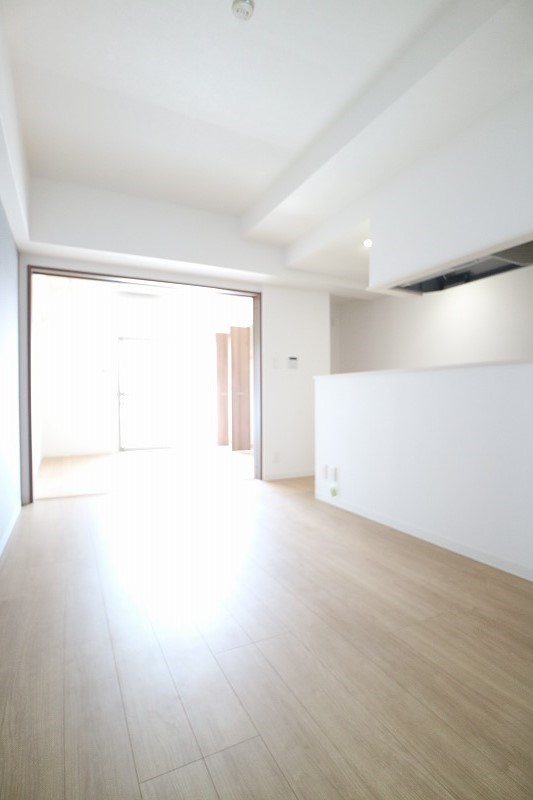 居室・リビング　別号室参考写真