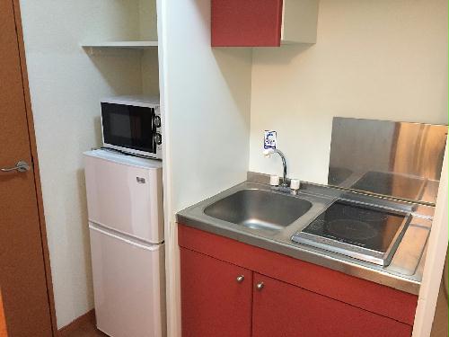 キッチン　現況優先。設備・仕様は現地と異なる場合あります。