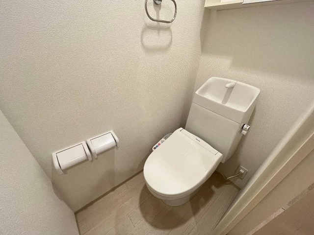 トイレ　反転タイプとなります（イメージです）