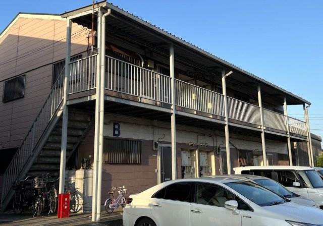 その他共有部分　A・B両棟の共用廊下には消火器を設置し法令順守しています