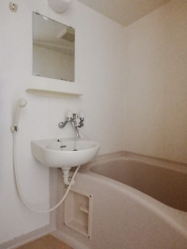 バス・シャワールーム　図面と現状に相違がある場合には現状を優先