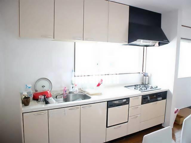 キッチン　共有キッチンです。