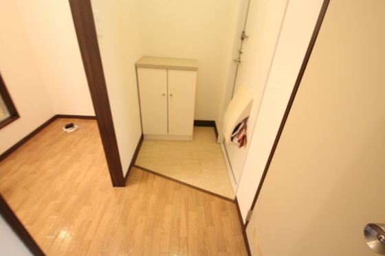 玄関　※別部屋の写真です