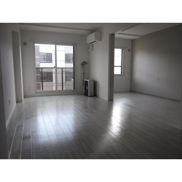 居室・リビング　☆13.5帖の広々としたリビングです！