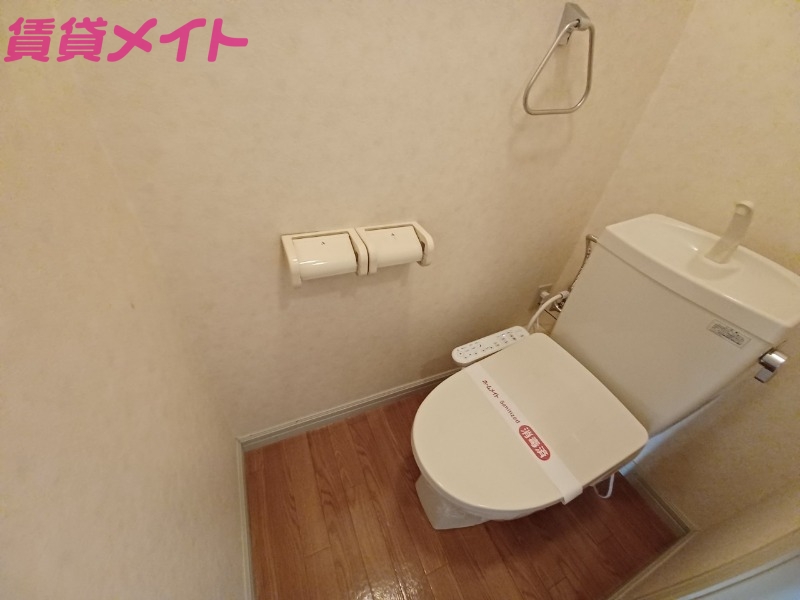 トイレ　同物件別部屋反転タイプ