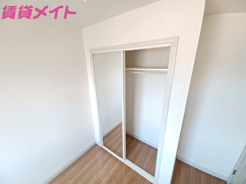収納　同物件別部屋反転タイプ