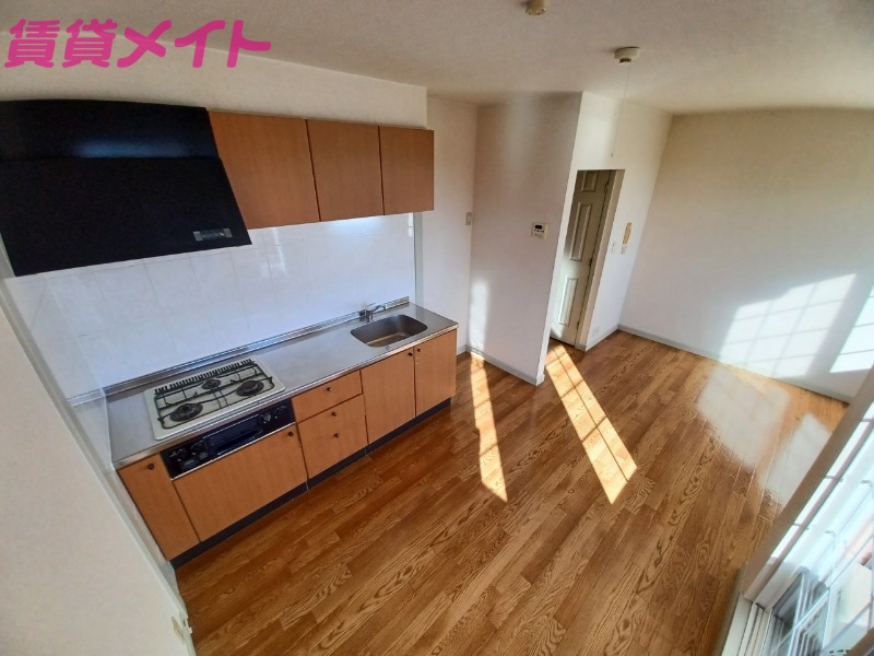 居室・リビング　同物件別部屋反転タイプ