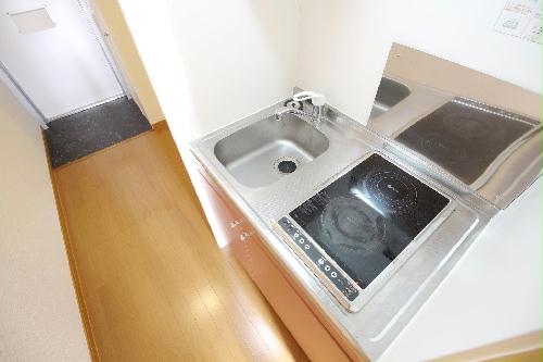 キッチン　２口コンロのラジエントヒーターはお手入れ簡単♪