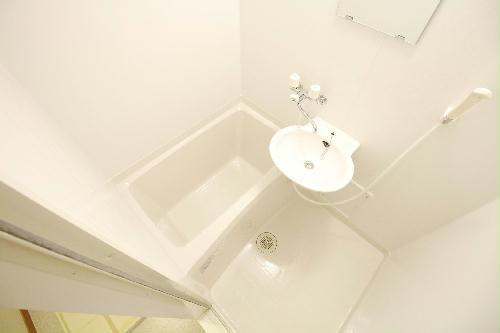 バス・シャワールーム　浴室乾燥機付きのお風呂です♪