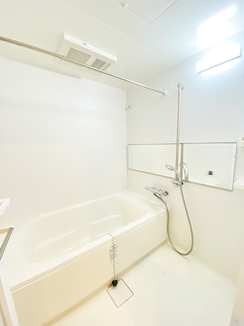 バス・シャワールーム　自動湯はり・追いだき・浴室乾燥