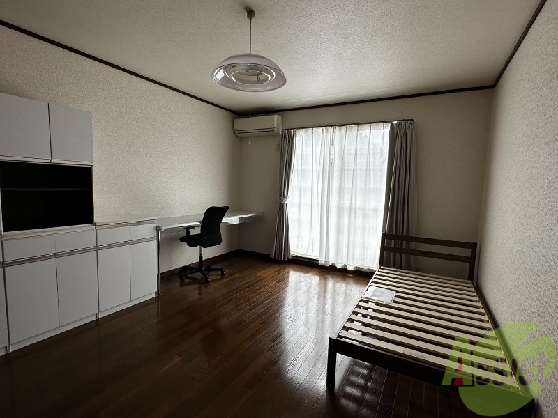 居室・リビング　１０帖の１Ｋです！広々としていて使いやすいね！