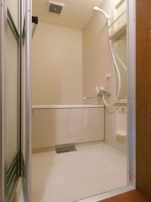 バス・シャワールーム　図面と現状に相違がある場合には現状を優先