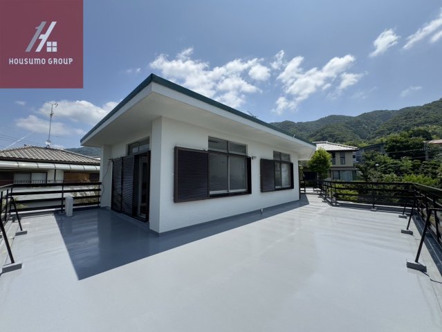 バルコニー　外からの目が気にならないバルコニーで洗濯物が干せます