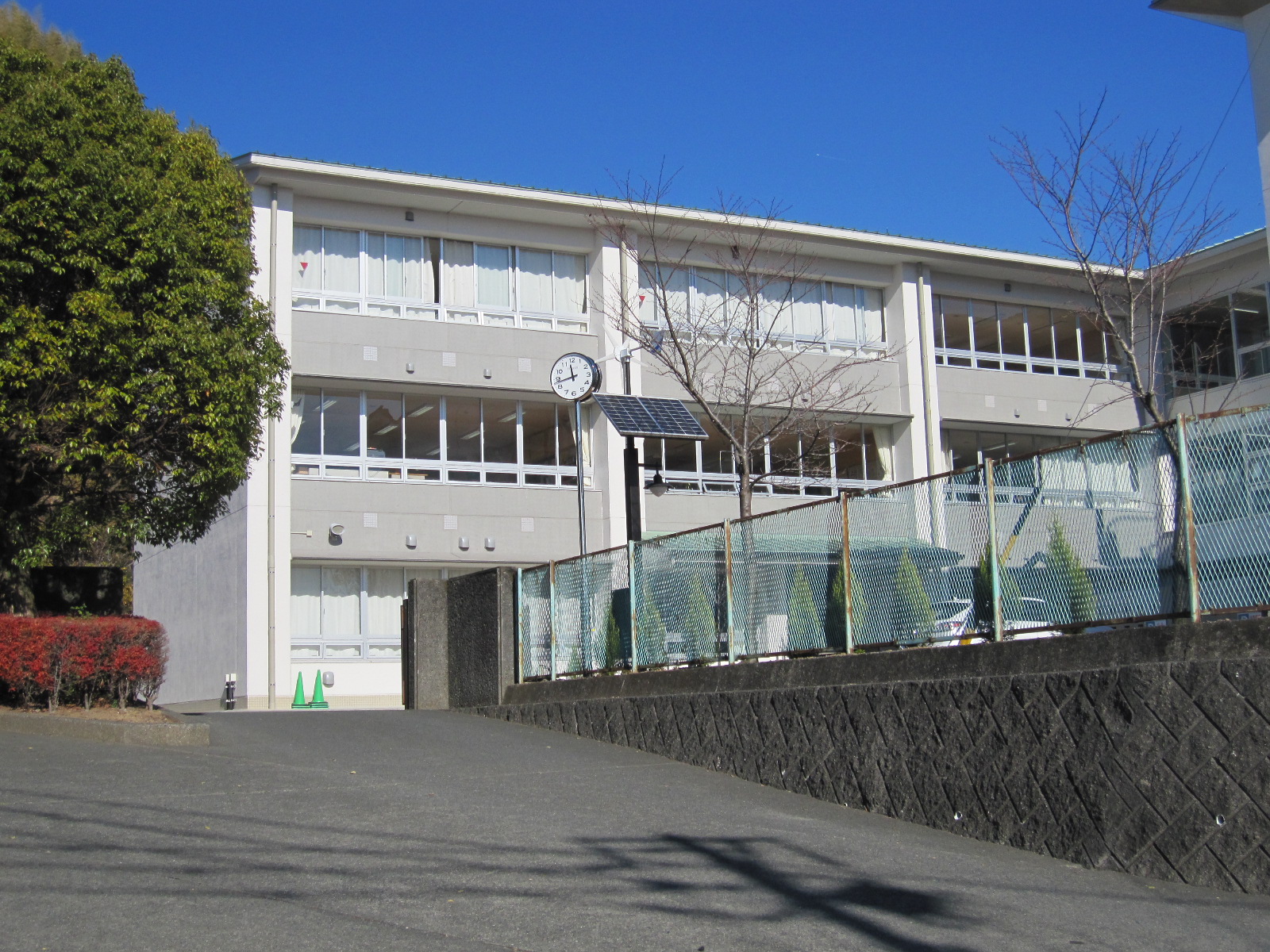 中学校　静岡市立清水飯田中学校（中学校）まで1238m