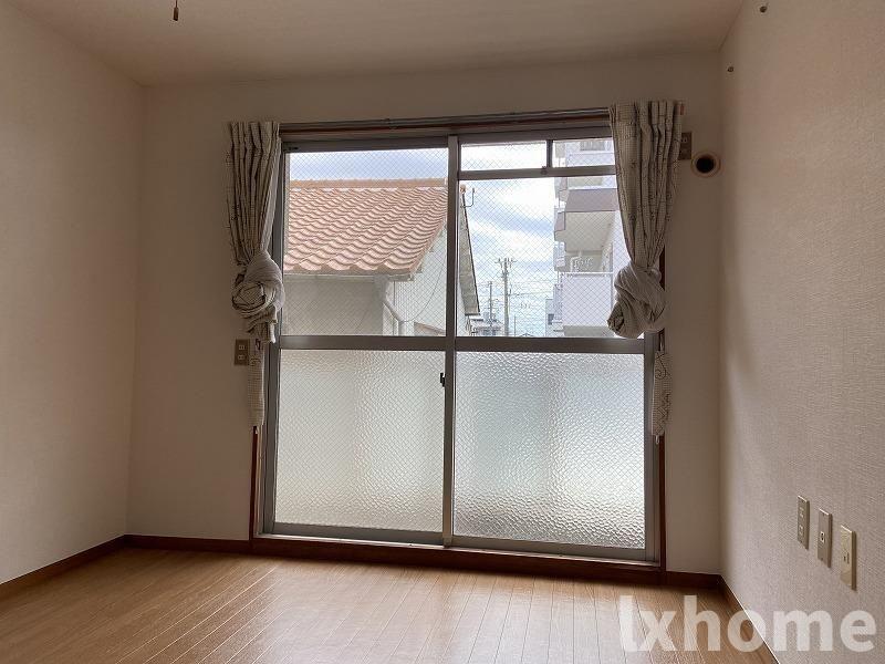 その他部屋・スペース　開放的な寝室です