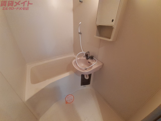 バス・シャワールーム　同型他部屋