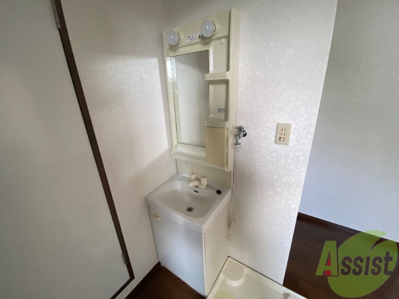 洗面設備　人気の独立洗面化粧台は欠かせないですよね。