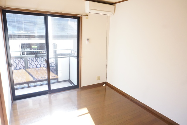 居室・リビング　６帖のリビングです☆明るいですね☆