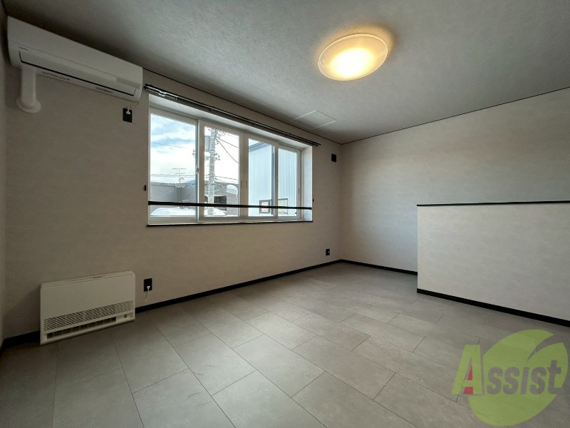 居室・リビング　広くてキレイなお部屋が広がっていて、充実した生活が送れそう。