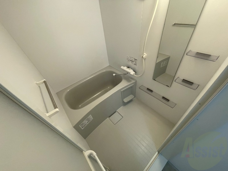 バス・シャワールーム　お風呂になります。一日の疲れを癒してくださいね。