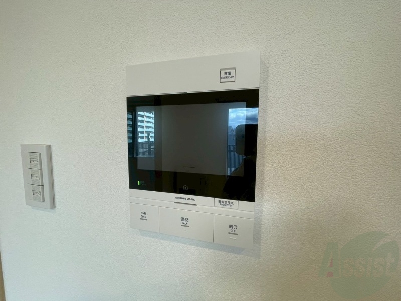 セキュリティ　ＴＶモニター付インターホンです。来客者の顔が見えるので安心！
