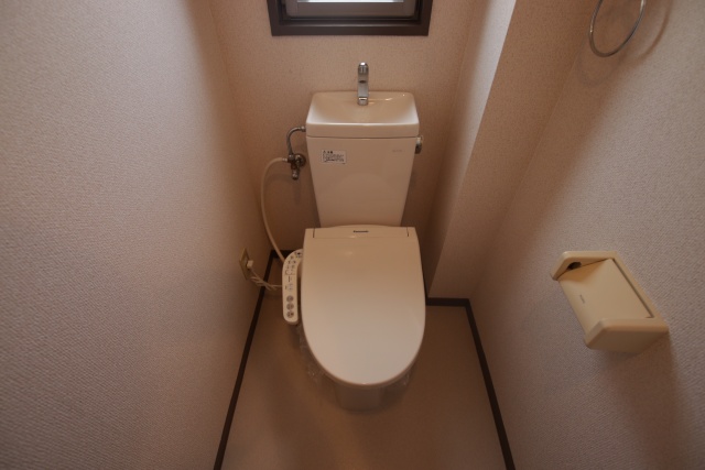 トイレ　※別室の参考写真の為、現況優先です。