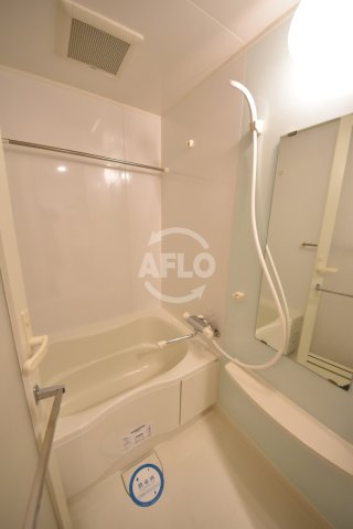 バス・シャワールーム　レジディア靭公園　浴室