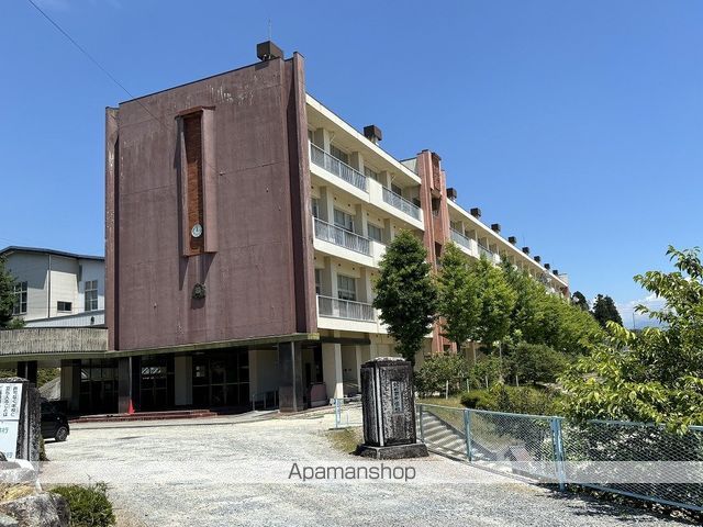 中学校　飯田西中学校（中学校）まで1600m